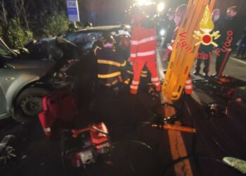 Incidente stradale sulla SS107 bivio Cotronei, feriti trasportati con 4 ambulanze. VIDEO