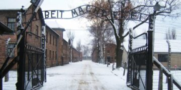 Una giornata speciale della “Memoria” organizzata dal dirigente scolastico, alunni e docenti dell’Istituto Gangale di Cirò Marina