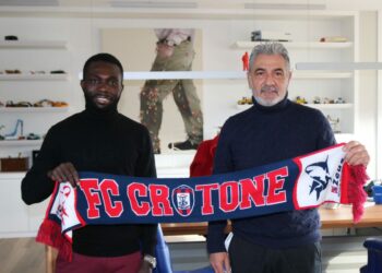 Il Football Club Crotone acquisisce a titolo temporaneo il calciatore Theophilus Awua