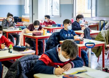 Lunedi 10 gennaio rientro a Scuola per i Comuni di Crotone, Catanzaro, Corigliano Rossano, Cosenza, Lamezia Terme e Rende