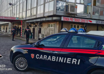 Donna tenta il suicidio nella propria abitazione: salva grazie all’intervento dei Carabinieri