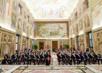 Crotone, il sindaco Voce insieme altri sindaci dei comuni capoluogo incontrano Papa Francesco in Vaticano