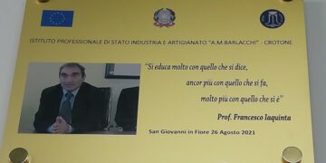Cerimonia di intitolazione laboratorio al Prof. Iaquinta all’IPSIA di Crotone