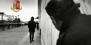 Coppia molestatrice raggiunta da due ordinanze di misure cautelari: arresti domiciliari per l’uomo e divieto avvicinamento per la donna