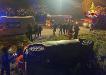 Incidente stradale nella serata di ieri nei pressi di Le Castella, ferito incastrato tra le lamiere