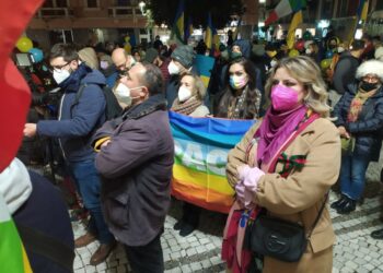 Manifestazione contro la guerra in Ucraina e per la pace tenuta a Crotone nella serata del 1 marzo