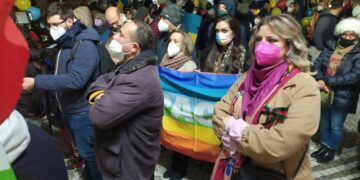 Manifestazione contro la guerra in Ucraina e per la pace tenuta a Crotone nella serata del 1 marzo