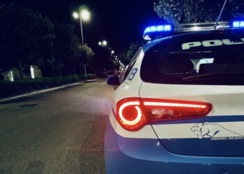 Crotone, sorpreso in auto con cocaina e sostanza da taglio durante un controllo: arrestato dalla Squadra Volante