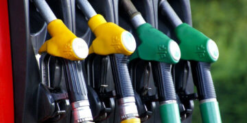 Caro prezzi carburante: sanzionati 34 impianti nella provincia di Cosenza