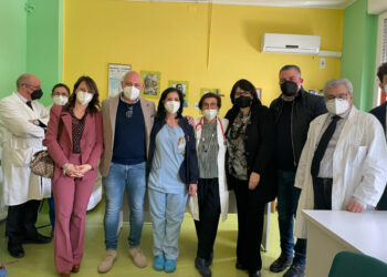 Cirò Marina, donato Spirometro di ultima generazione alla pediatria dell’Ospedale di Crotone grazie all’associazione Giulia Marinello e l’amministrazione comunale