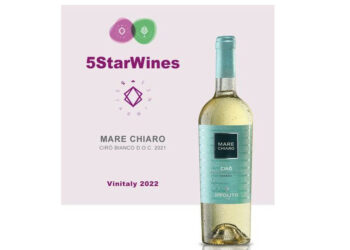 Il Cirò bianco “Mare chiaro” dell’azienda Ippolito 1845, conquista “5StarWines” al Vinitaly 2022