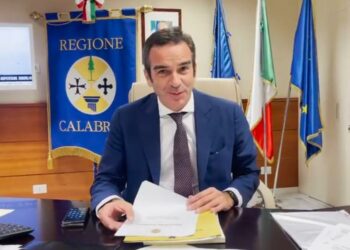 Covid: Occhiuto, rinnovo per 852 sanitari, Regione chiederà risorse per il loro futuro