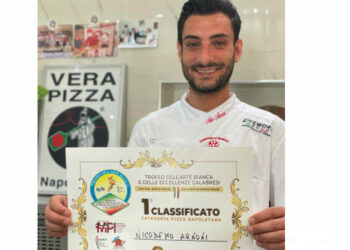 Il pizzaiolo Nicodemo Arnoni, 1° classificato al “Trofeo delle Arti Bianche e delle eccellenze Calabresi” e vola a Londra al Campionato europeo della Pizza