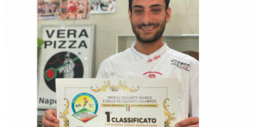 Il pizzaiolo Nicodemo Arnoni, 1° classificato al “Trofeo delle Arti Bianche e delle eccellenze Calabresi” e vola a Londra al Campionato europeo della Pizza