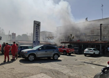 Crotone, incendio Magazzini in località Passovecchio SS 106: intervengono i Vigili anche a Cutro e Isola