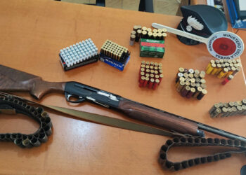 Crucoli, trovato in possesso di un fucile clandestinamente detenuto: arrestato 58enne