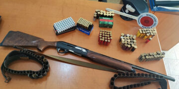 Crucoli, trovato in possesso di un fucile clandestinamente detenuto: arrestato 58enne