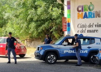 Controlli straordinari della Polizia di Stato a Cirò Marina