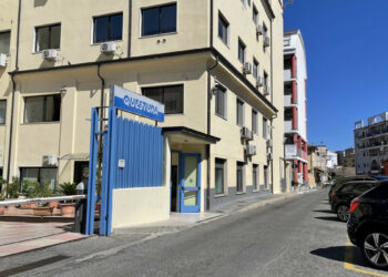 Le Castella: denunciato e sanzionato dalla Polizia amministrativa titolare di chiosco sprovvisto di autorizzazioni