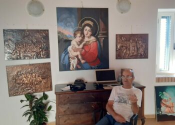 Crucoli, inaugurata la personale di Francesco Splendido, in arte Michele Guerra