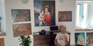 Crucoli, inaugurata la personale di Francesco Splendido, in arte Michele Guerra