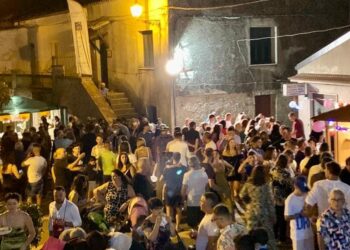 Grande successo a Pallagorio il Festival “lule lule, mace mace” 2022 la 12^ edizione “Vino nel Borgo” – VIDEO