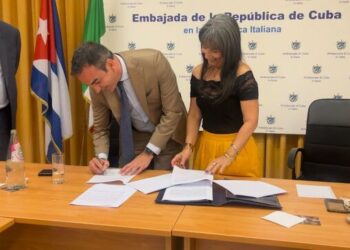 In Calabria in arrivo 497 medici da Cuba, il presidente Occhiuto sigla accordo