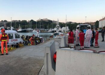 Più di 600 migranti sbarcati sulle coste crotonesi: cinque arrivi in un giorno e mezzo