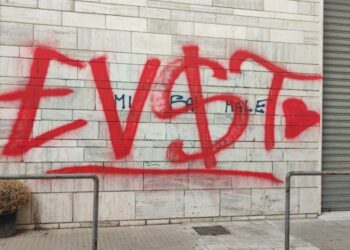 Atti di vandalismo sui muri di Crotone