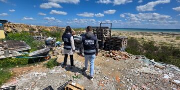 Crotone, sequestrata un’area demaniale di 700 metri quadrati adibita a discarica non autorizzata