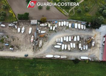 Le Castella, sequestrata area di 5.000 mq: cantiere nautico abusivo senza autorizzazioni ambientali ed edilizie