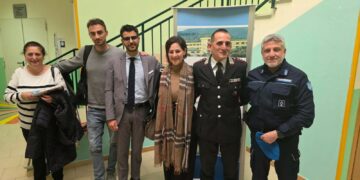 Mesoraca, incontro del Comandante Provinciale dei Carabinieri di Crotone con gli studenti del Liceo Scientifico “LOMBARDI SATRIANI”