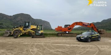 Fiume Neto saccheggiato: sequestrati dalla Finanza 13 ettari e denunciato un responsabile per scavi abusivi