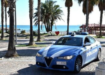 Crotone, la Polizia di Stato arresta due uomini condannati in via definitiva per i reati di evasione e spaccio di sostanza stupefacente 