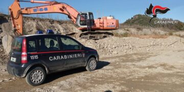 Terravecchia, estrazione abusiva nel fiume Nicà: tre arresti per furto aggravato e reati ambientali