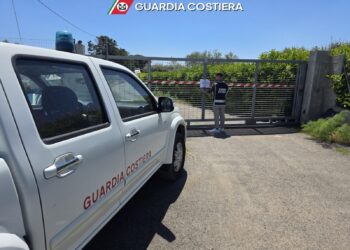 Isola Capo Rizzuto, sequestrata area di 2.200 mq adibita abusivamente a cantiere nautico