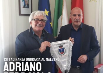 Crotone propone la cittadinanza onoraria al maestro Adriano Ferraiolo, storico burattinaio amato da generazioni