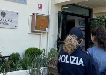 Crotone, convegno “La Violenza sulle donne, abbattere il muro di silenzio ed omertà”