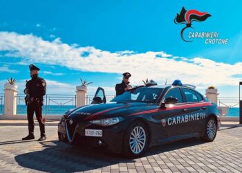 Cirò Marina, evade dai domiciliari con braccialetto elettronico: arrestato 49enne accusato di maltrattamenti