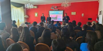 La Polizia Postale incontra gli studenti dell’alberghiero di Le Castella: “Navigare sicuri nel mondo digitale”