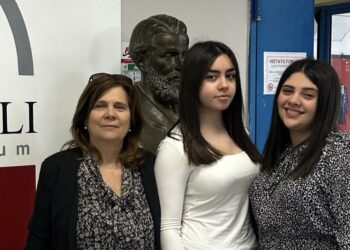 Maria Francesca Imbrogno e Giulia Corigliano trionfano alle Olimpiadi Classiche: il Liceo “Borrelli” porta la Calabria alle finali nazionali