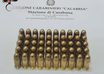 Casabona, i carabinieri della stazione trovano 50 proiettili cal 7,65 detenuti illegalmente, denunciato il proprietario