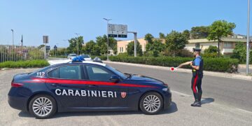 Crotone, viola il divieto di avvicinamento e si avvicina all’ex compagna: arrestato dai Carabinieri
