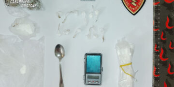 Crotone, arrestato 32enne con cocaina pronta per lo spaccio: sequestrata droga anche in casa