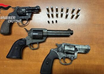 Controlli dei Carabinieri: due denunce a Belvedere Spinello e Casabona per detenzione irregolare di armi