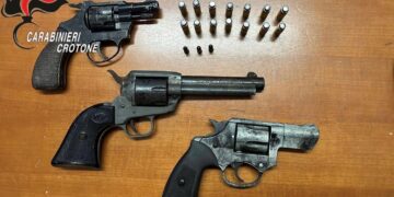 Controlli dei Carabinieri: due denunce a Belvedere Spinello e Casabona per detenzione irregolare di armi