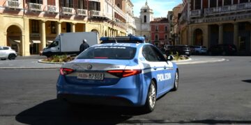 Crotone, arrestato per maltrattamenti in famiglia: la Polizia interviene e attiva il Codice Rosso