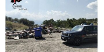 San Mauro Marchesato, discarica abusiva di rifiuti speciali: 48enne denunciato dai Carabinieri per reati ambientali