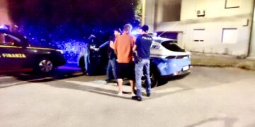 Crotone: arrestati due scafisti iracheni dopo lo sbarco del 24 giugno, decisivi cellulari e testimonianze dei migranti