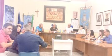 Cirò, Tari e Imu invariate per il 2025, ma all’orizzonte un salasso: previsti aumenti fino a 80 euro a famiglia dal 2026, ratificata la nuova Giunta comunale